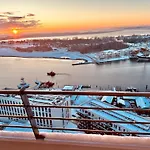 Traveblick Ecksuite Queen-Mary Travemuende 30 Etage Mit Meerblick Am Strand Gelegen