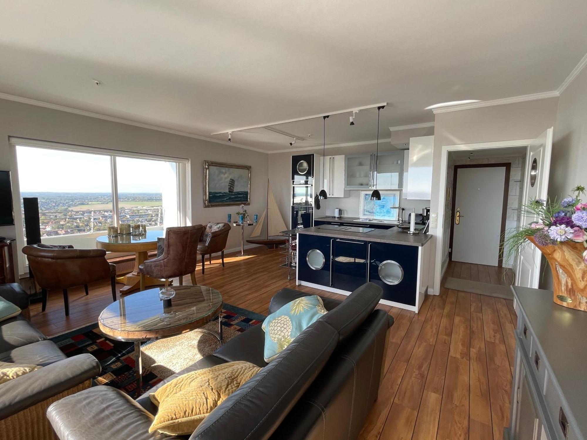 Traveblick Ecksuite Queen-mary Travemuende 30 Etage Mit Meerblick Am Gelegen Apartment Lübeck