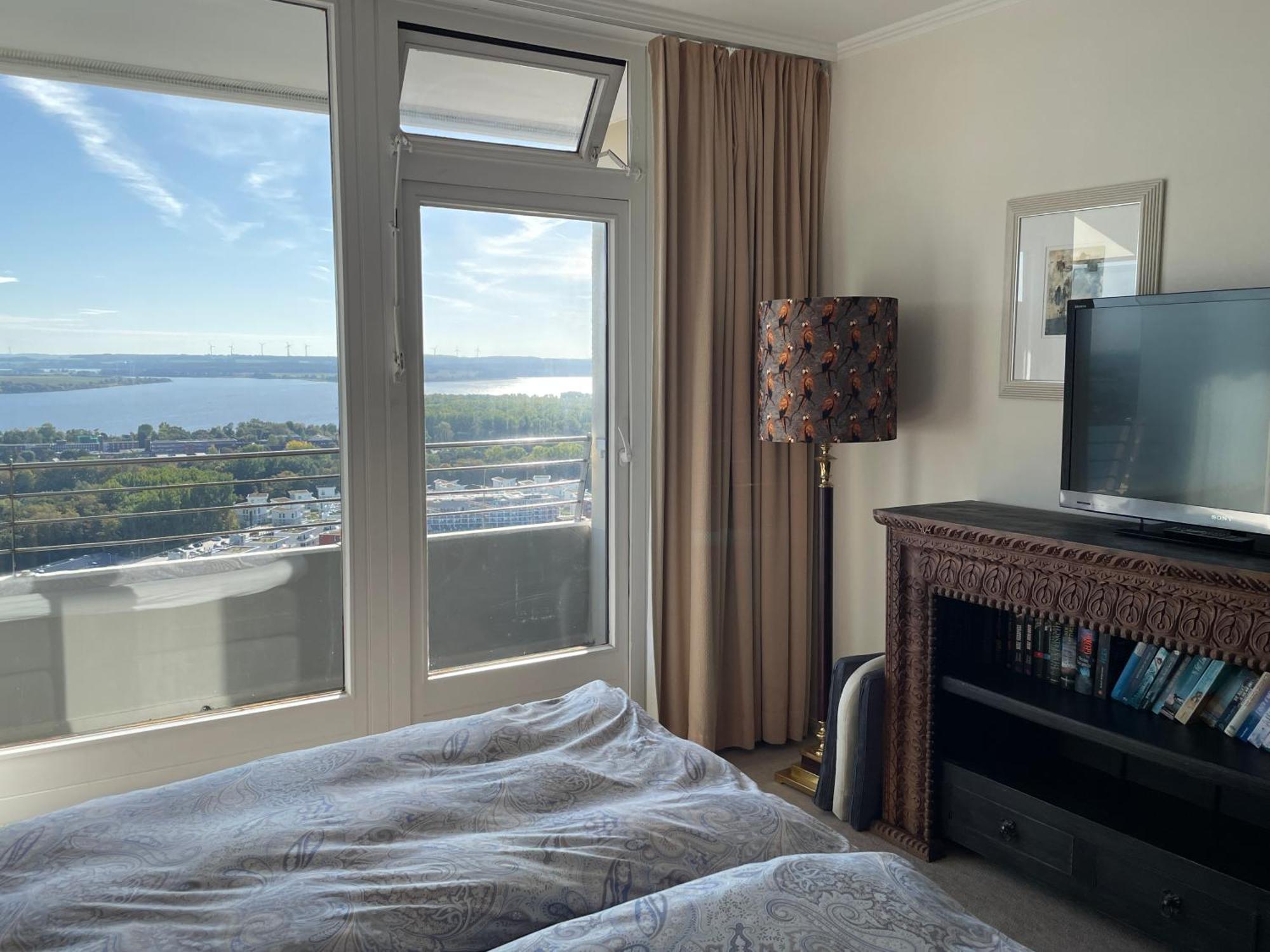 Traveblick Ecksuite Queen-mary Travemuende 30 Etage Mit Meerblick Am Gelegen *