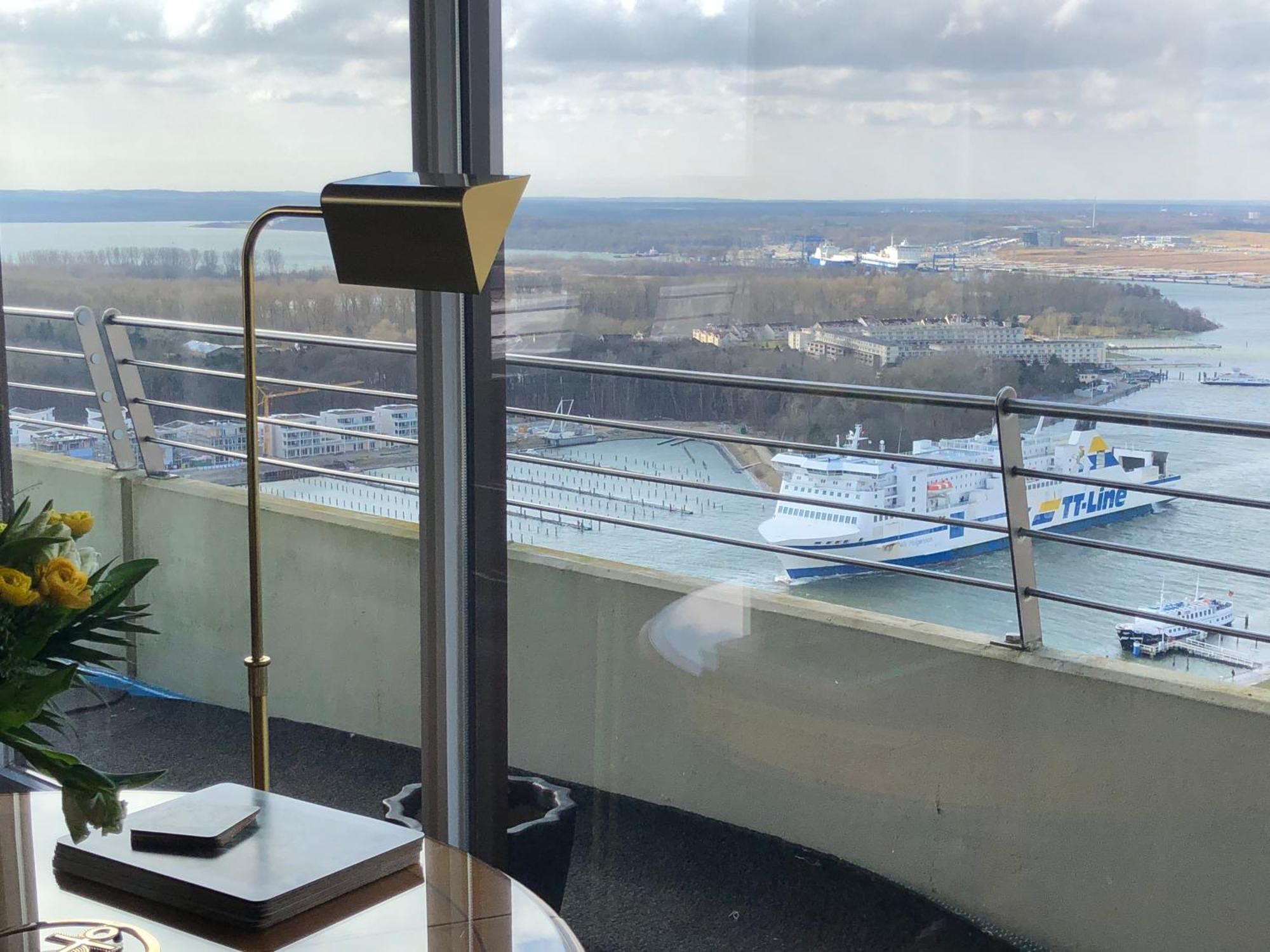 Apartment Traveblick Ecksuite Queen-mary Travemuende 30 Etage Mit Meerblick Am Gelegen